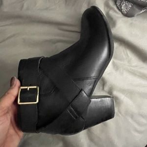 Vionic Trinity ankle boots size 7.5
